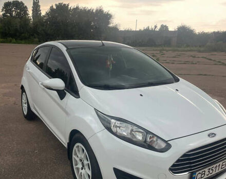 Білий Форд Фієста, об'ємом двигуна 1.25 л та пробігом 112 тис. км за 6750 $, фото 2 на Automoto.ua