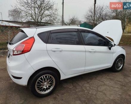 Білий Форд Фієста, об'ємом двигуна 1.5 л та пробігом 143 тис. км за 6500 $, фото 4 на Automoto.ua