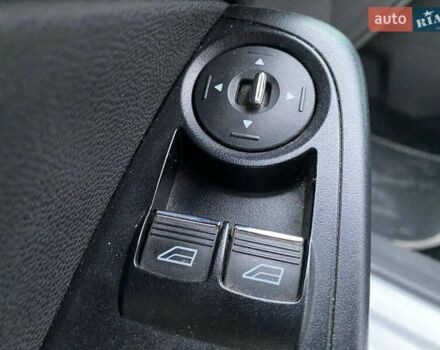 Белый Форд Фиеста, объемом двигателя 1 л и пробегом 200 тыс. км за 4500 $, фото 13 на Automoto.ua