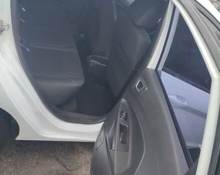 Білий Форд Фієста, об'ємом двигуна 1.5 л та пробігом 190 тис. км за 7500 $, фото 12 на Automoto.ua