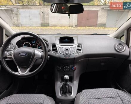 Форд Фиеста 2013 в Днепре (Днепропетровске) на Automoto.ua Белый Форд Фиеста, объемом двигателя 1.24 л и пробегом 132 тыс. км за 5700 $, фото 18 на Automoto.ua