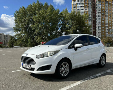 Білий Форд Фієста, об'ємом двигуна 1 л та пробігом 104 тис. км за 5400 $, фото 1 на Automoto.ua