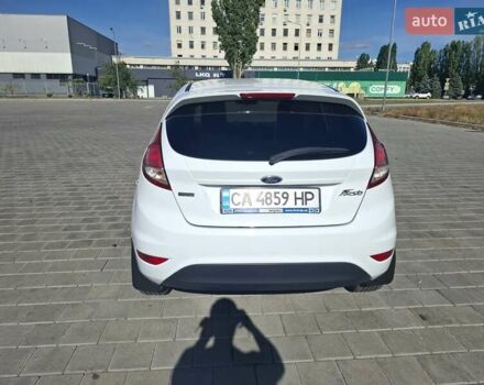 Белый Форд Фиеста, объемом двигателя 1.5 л и пробегом 218 тыс. км за 6999 $, фото 3 на Automoto.ua