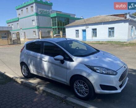 Белый Форд Фиеста, объемом двигателя 1 л и пробегом 270 тыс. км за 6500 $, фото 1 на Automoto.ua