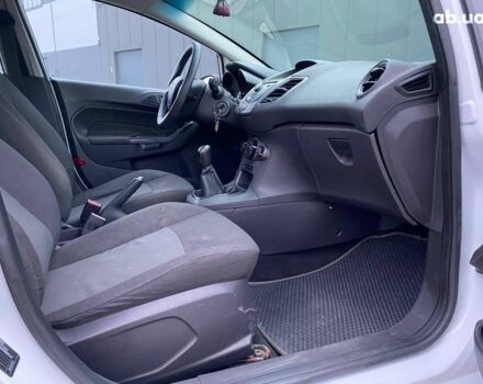 Белый Форд Фиеста, объемом двигателя 1 л и пробегом 200 тыс. км за 4500 $, фото 21 на Automoto.ua