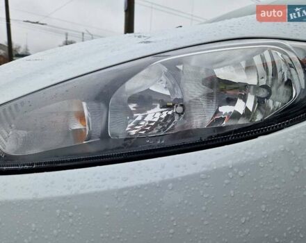 Белый Форд Фиеста, объемом двигателя 1.5 л и пробегом 140 тыс. км за 7000 $, фото 24 на Automoto.ua