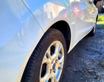 Белый Форд Фиеста, объемом двигателя 1.6 л и пробегом 130 тыс. км за 7100 $, фото 4 на Automoto.ua