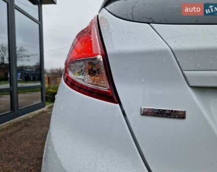Белый Форд Фиеста, объемом двигателя 1.5 л и пробегом 140 тыс. км за 7000 $, фото 22 на Automoto.ua