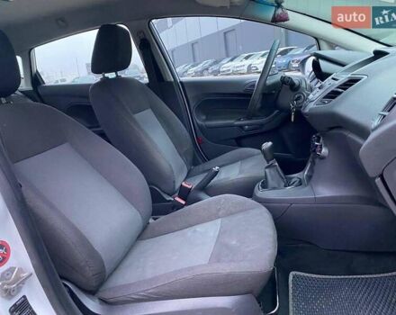 Белый Форд Фиеста, объемом двигателя 1 л и пробегом 200 тыс. км за 4500 $, фото 23 на Automoto.ua