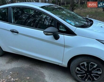 Білий Форд Фієста, об'ємом двигуна 1.5 л та пробігом 249 тис. км за 6500 $, фото 4 на Automoto.ua