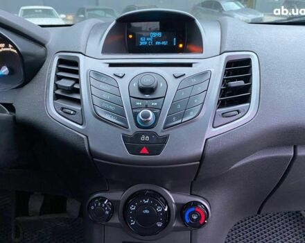 Белый Форд Фиеста, объемом двигателя 1 л и пробегом 200 тыс. км за 4500 $, фото 26 на Automoto.ua