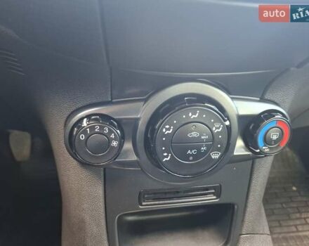 Белый Форд Фиеста, объемом двигателя 1.5 л и пробегом 218 тыс. км за 6999 $, фото 24 на Automoto.ua