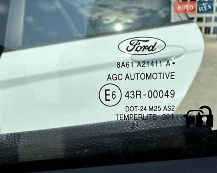 Белый Форд Фиеста, объемом двигателя 1.6 л и пробегом 100 тыс. км за 8400 $, фото 6 на Automoto.ua