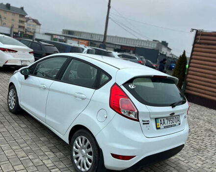 Белый Форд Фиеста, объемом двигателя 1 л и пробегом 32 тыс. км за 7100 $, фото 4 на Automoto.ua