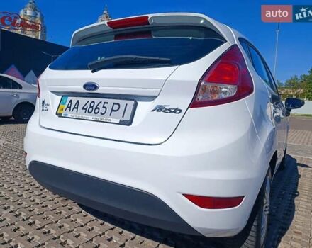Белый Форд Фиеста, объемом двигателя 1 л и пробегом 69 тыс. км за 7100 $, фото 4 на Automoto.ua