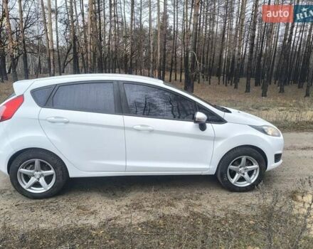 Білий Форд Фієста, об'ємом двигуна 1.5 л та пробігом 190 тис. км за 7500 $, фото 29 на Automoto.ua