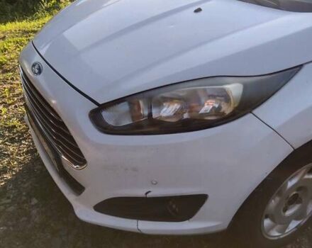 Белый Форд Фиеста, объемом двигателя 1 л и пробегом 120 тыс. км за 5500 $, фото 1 на Automoto.ua