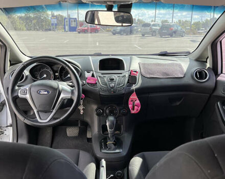 Білий Форд Фієста, об'ємом двигуна 1 л та пробігом 104 тис. км за 5400 $, фото 14 на Automoto.ua