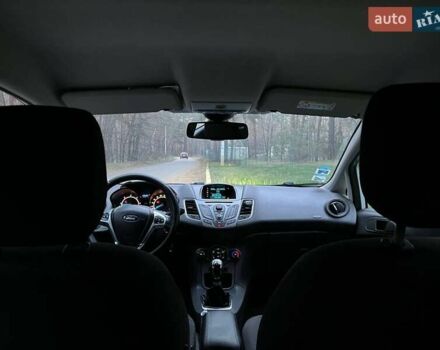 Білий Форд Фієста, об'ємом двигуна 1.5 л та пробігом 249 тис. км за 6500 $, фото 25 на Automoto.ua