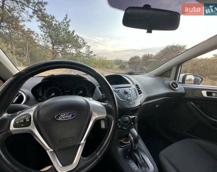 Белый Форд Фиеста, объемом двигателя 1.6 л и пробегом 100 тыс. км за 8400 $, фото 11 на Automoto.ua