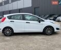 Белый Форд Фиеста, объемом двигателя 1 л и пробегом 200 тыс. км за 4500 $, фото 5 на Automoto.ua