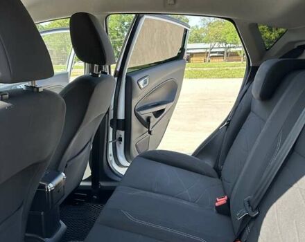 Белый Форд Фиеста, объемом двигателя 1.6 л и пробегом 100 тыс. км за 8400 $, фото 12 на Automoto.ua