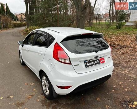 Белый Форд Фиеста, объемом двигателя 1 л и пробегом 151 тыс. км за 6940 $, фото 6 на Automoto.ua