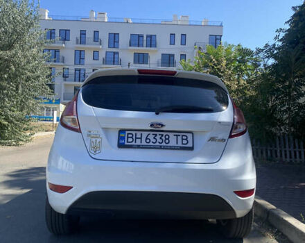 Белый Форд Фиеста, объемом двигателя 1 л и пробегом 270 тыс. км за 6500 $, фото 5 на Automoto.ua