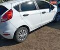 Белый Форд Фиеста, объемом двигателя 1 л и пробегом 144 тыс. км за 5600 $, фото 1 на Automoto.ua
