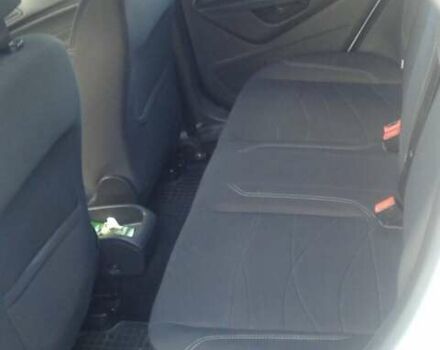 Білий Форд Фієста, об'ємом двигуна 1 л та пробігом 189 тис. км за 5250 $, фото 10 на Automoto.ua