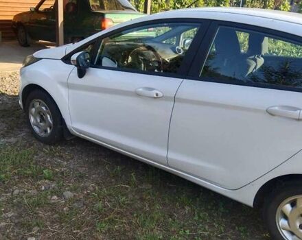 Белый Форд Фиеста, объемом двигателя 1 л и пробегом 120 тыс. км за 5500 $, фото 3 на Automoto.ua