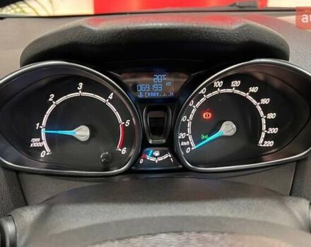 Белый Форд Фиеста, объемом двигателя 1.6 л и пробегом 68 тыс. км за 6456 $, фото 16 на Automoto.ua