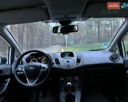 Білий Форд Фієста, об'ємом двигуна 1.5 л та пробігом 249 тис. км за 6500 $, фото 26 на Automoto.ua