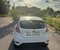 Белый Форд Фиеста, объемом двигателя 1 л и пробегом 161 тыс. км за 5000 $, фото 2 на Automoto.ua