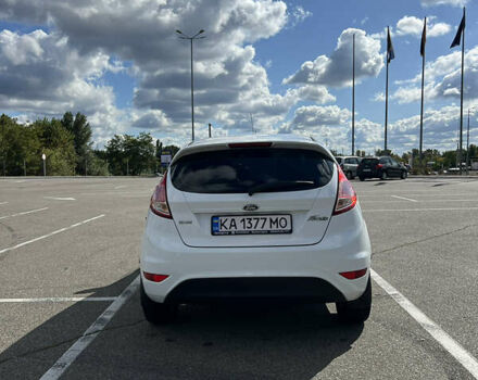 Білий Форд Фієста, об'ємом двигуна 1 л та пробігом 104 тис. км за 5400 $, фото 6 на Automoto.ua