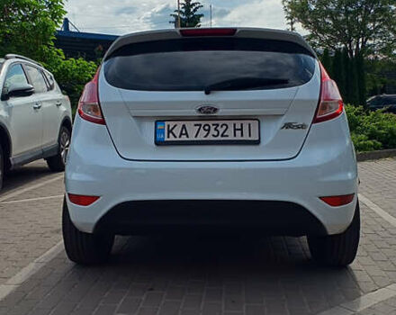 Білий Форд Фієста, об'ємом двигуна 1.24 л та пробігом 150 тис. км за 6000 $, фото 2 на Automoto.ua