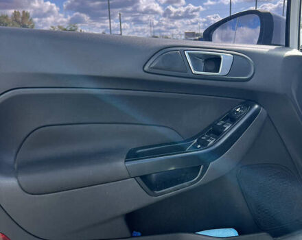 Білий Форд Фієста, об'ємом двигуна 1 л та пробігом 104 тис. км за 5400 $, фото 10 на Automoto.ua