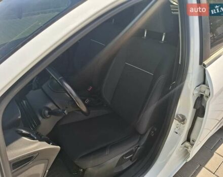 Белый Форд Фиеста, объемом двигателя 1.5 л и пробегом 218 тыс. км за 6999 $, фото 12 на Automoto.ua