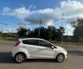 Белый Форд Фиеста, объемом двигателя 1 л и пробегом 161 тыс. км за 5000 $, фото 4 на Automoto.ua