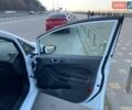 Белый Форд Фиеста, объемом двигателя 1 л и пробегом 134 тыс. км за 5700 $, фото 7 на Automoto.ua