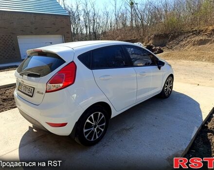 Белый Форд Фиеста, объемом двигателя 1.2 л и пробегом 255 тыс. км за 6200 $, фото 2 на Automoto.ua