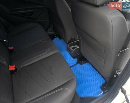 Білий Форд Фієста, об'ємом двигуна 1.5 л та пробігом 190 тис. км за 7500 $, фото 22 на Automoto.ua