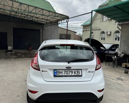 Белый Форд Фиеста, объемом двигателя 1 л и пробегом 75 тыс. км за 6000 $, фото 4 на Automoto.ua