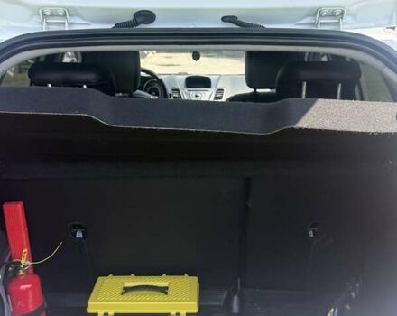 Белый Форд Фиеста, объемом двигателя 1 л и пробегом 121 тыс. км за 8000 $, фото 26 на Automoto.ua