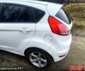 Білий Форд Фієста, об'ємом двигуна 1.5 л та пробігом 190 тис. км за 7500 $, фото 1 на Automoto.ua