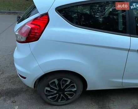 Білий Форд Фієста, об'ємом двигуна 1.5 л та пробігом 249 тис. км за 6500 $, фото 6 на Automoto.ua