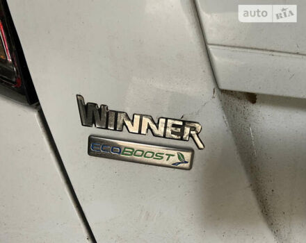 Белый Форд Фиеста, объемом двигателя 1 л и пробегом 141 тыс. км за 1800 $, фото 4 на Automoto.ua