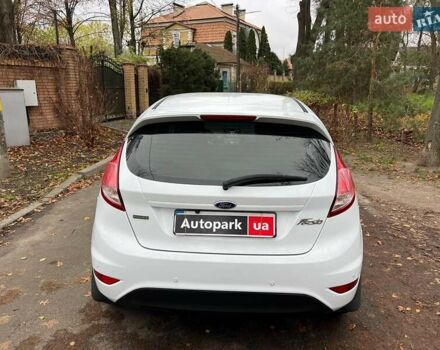 Белый Форд Фиеста, объемом двигателя 1 л и пробегом 151 тыс. км за 6940 $, фото 5 на Automoto.ua