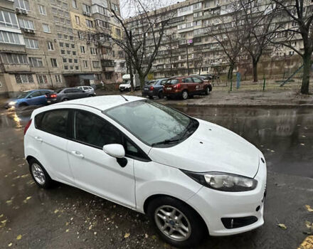 Білий Форд Фієста, об'ємом двигуна 1.5 л та пробігом 135 тис. км за 9000 $, фото 5 на Automoto.ua