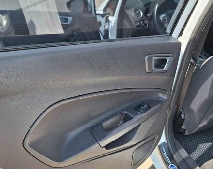 Белый Форд Фиеста, объемом двигателя 1.6 л и пробегом 85 тыс. км за 8100 $, фото 11 на Automoto.ua